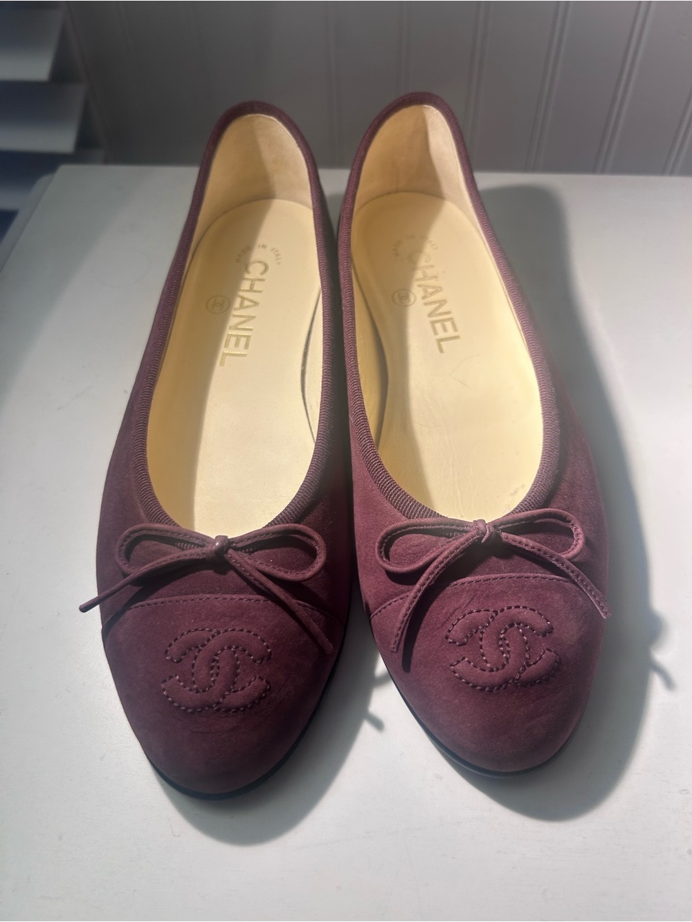 CHANEL Plum Suede Bow Ballet Flats - Picture 4 of 6